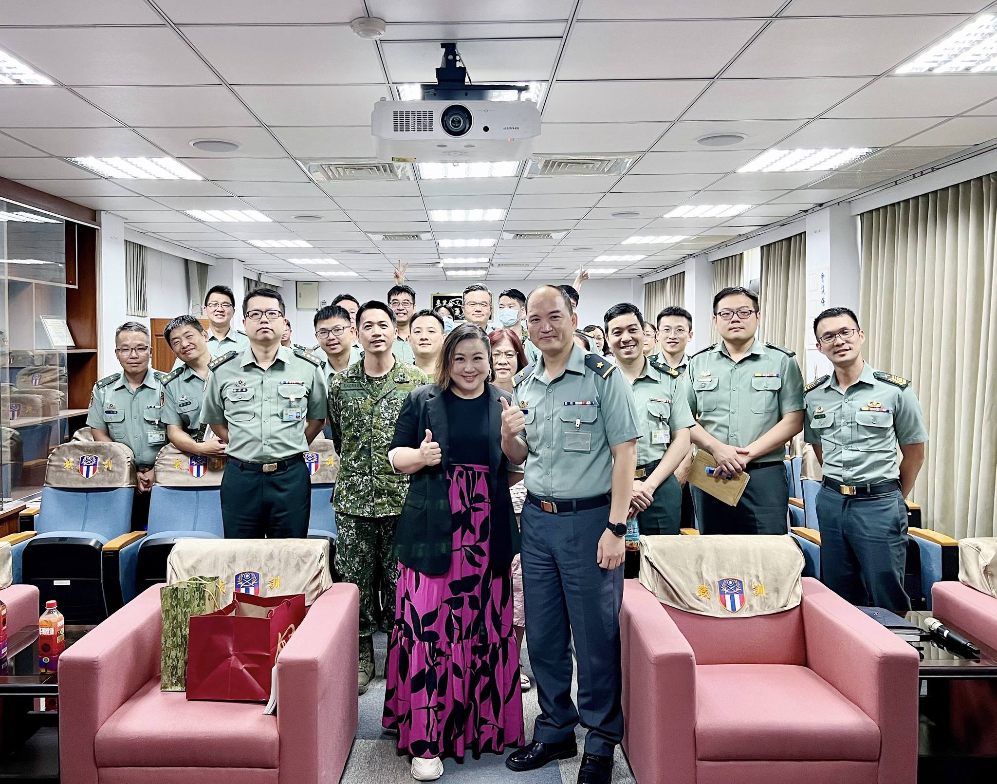 國防部陸軍司令部戰訓處_高效能職場溝通力